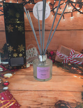 Load image into Gallery viewer, Christmas Reed Diffuser
